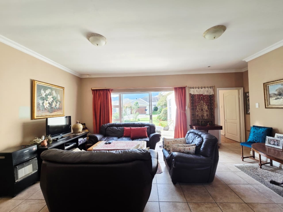 3 Bedroom Property for Sale in Kingswood Golf Estate Western Cape